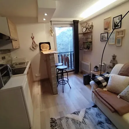 A Cocoon In Les 2 Alpes Apartment